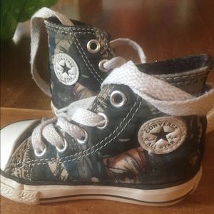 EUC Batman HTF converse size 4 toddler